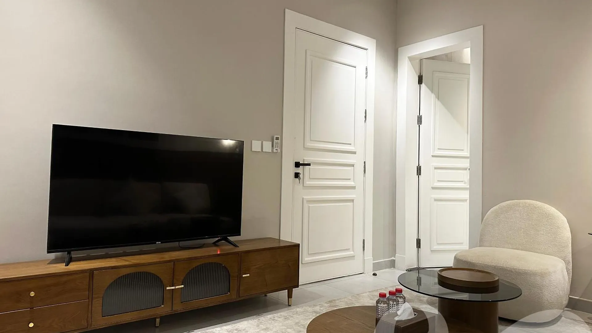 Kease Ar Rabi H-10 Royal Touch Balcony Ag98 Apartment Riyadh